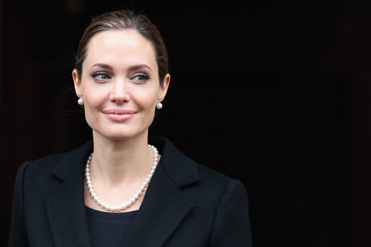 Η γυμνή φωτογραφία της Angelina Jolie που… έριξε το διαδίκτυο!