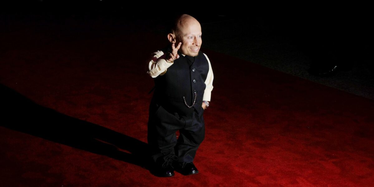 Πέθανε στα 49 του ο Βερν Τρόιερ, ο «Mini-Me» στις ταινίες «Austin Powers»