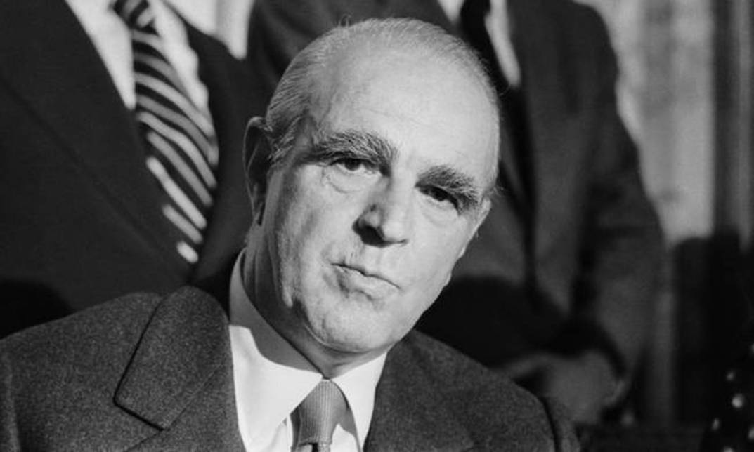 Αν κάποτε έλεγε ο Κων/νος Καραμανλής ότι η Ελλάδα είναι φρενοκομείο, τί θα έλεγε σήμερα;