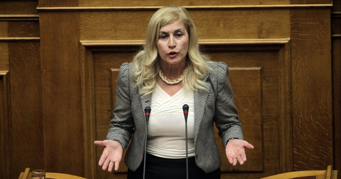 Ε. Αυλωνίτου: Έχω τον συνδυασμό που σκοτώνει, ωραία, πολύ μορφωμένη και με πολιτικό λόγο