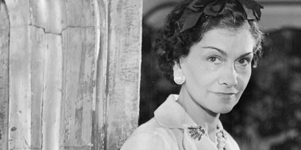 Coco Chanel | Μια γυναίκα που δεν φοράει άρωμα δεν έχει μέλλον.