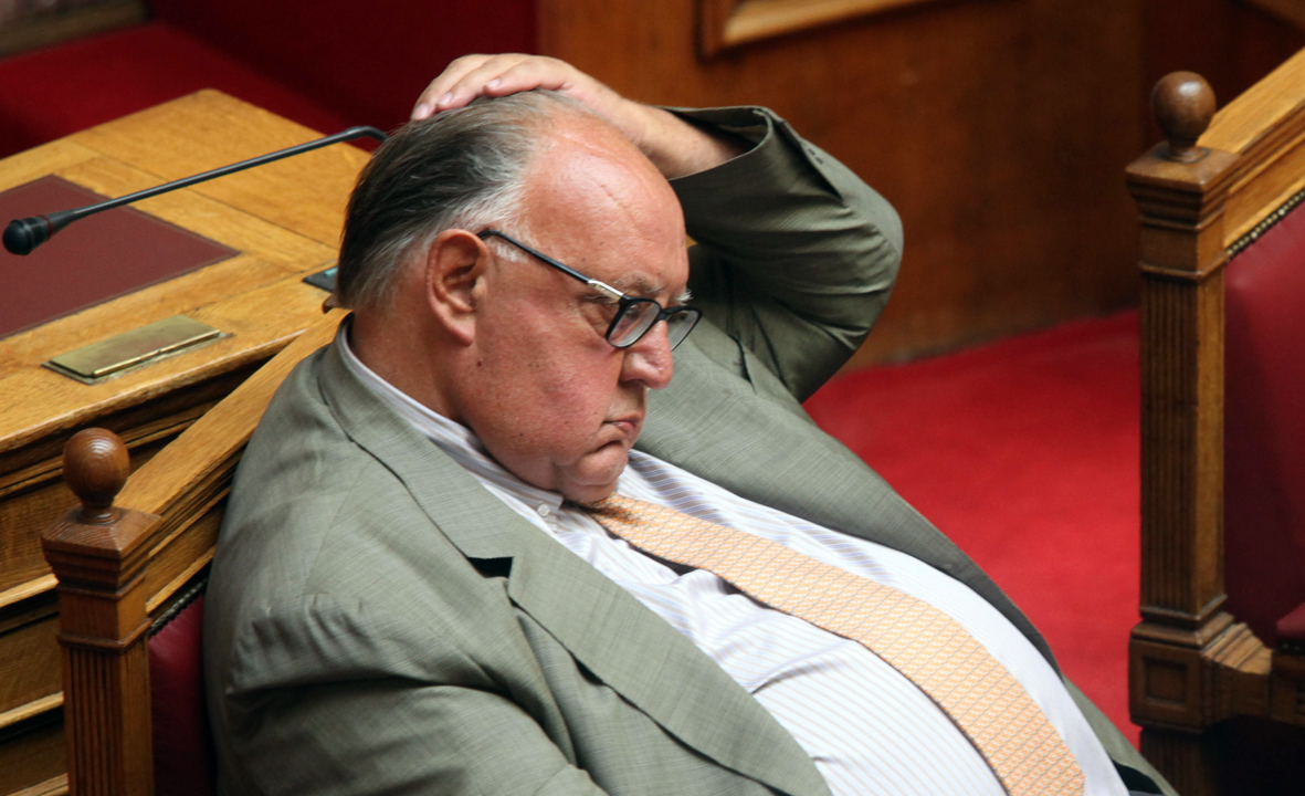 Στο «σκαμνί» ο Πάγκαλος για τους «κοπρίτες δημοσίους υπαλλήλους»