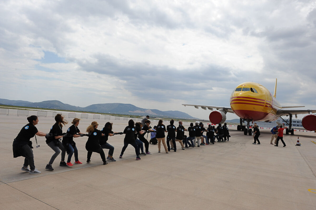 #love2give: «Μοιράζει» απλόχερα αγάπη η Mercedes-Benz Ελλάς!