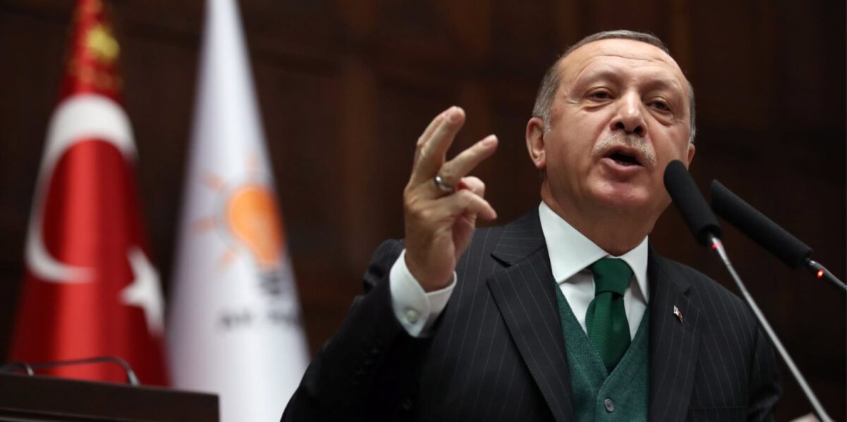 Άσχημα μαντάτα για την Τουρκία από τον διεθνή Τύπο: Η χώρα χρεοκοπεί – Ο Ερντογάν θα επιβάλει capital controls