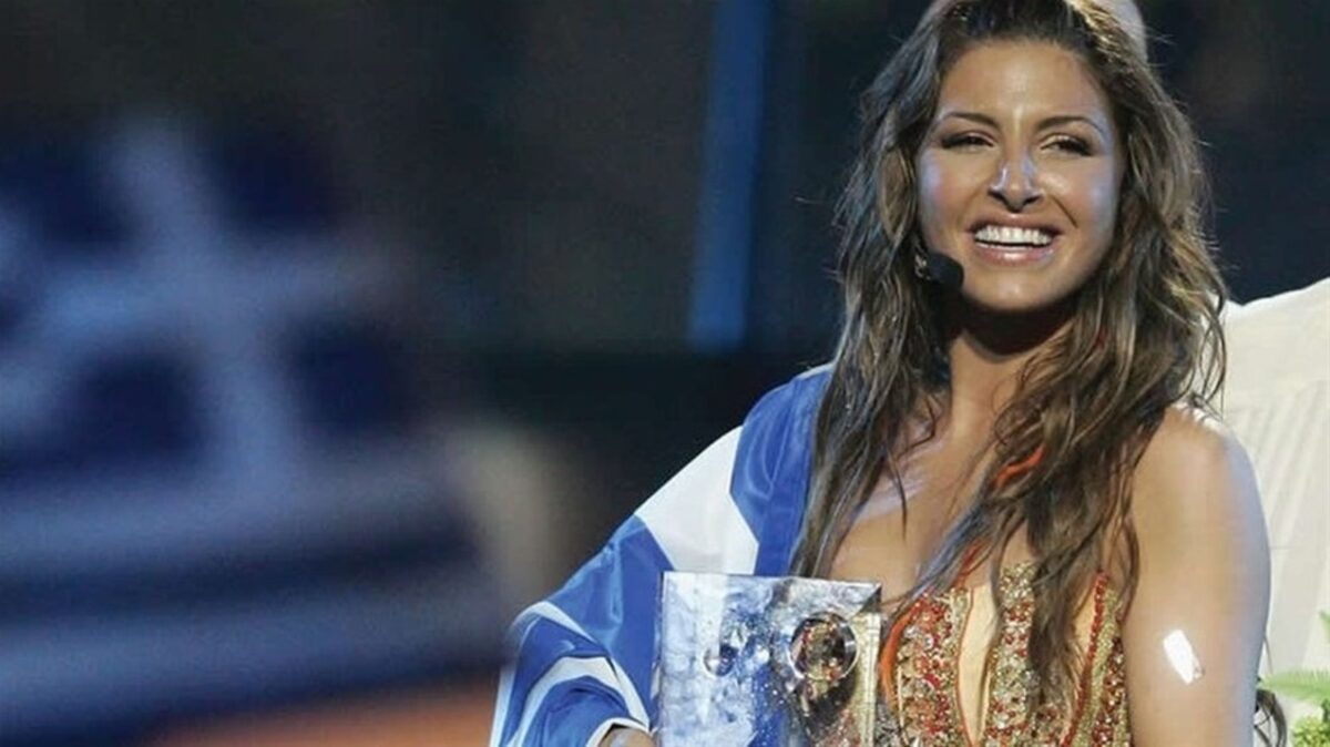 Σαν σήμερα, 21 Μαΐου | `Ελενα Παπαρίζου:  Έχω τις ρυτιδούλες μου, μεγάλη διαφορά έχει και το σώμα... Είμαι αυτή που είμαι...