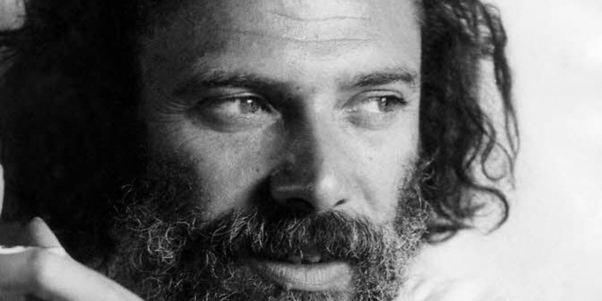 Ζωρζ Μουστακί | Περπάτησα όλη τη γη μ’ ένα τραγούδι στην καρδιά και τη βροχή στους ώμους