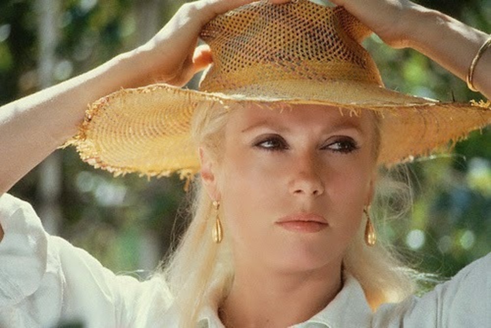 Catherine Deneuve | Ο καλύτερος τρόπος για να διατηρήσεις την αγάπη ενός άνδρα είναι να μην τον παντρευτείς