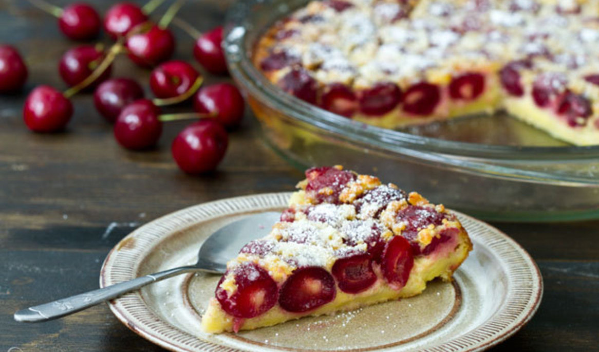 Καλοκαιρινή συνταγή για κλαφούτι με κεράσια