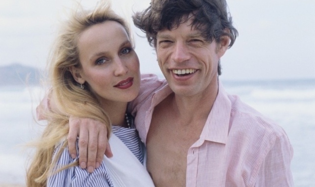 Τζέρι Χολ & Μικ Τζάγκερ | Ο θυελλώδης έρωτας, η 4η εγκυμοσύνη & η Αντζελίνα Τζολί- `πέτρα του σκανδάλου`