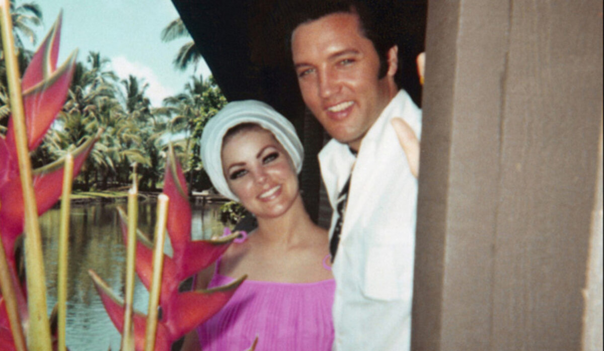 `Ελβις Πρίσλεϊ | Αγάπα με τρυφερά, αγάπα με γλυκά... Ποτέ μη με αφήσεις να φύγω