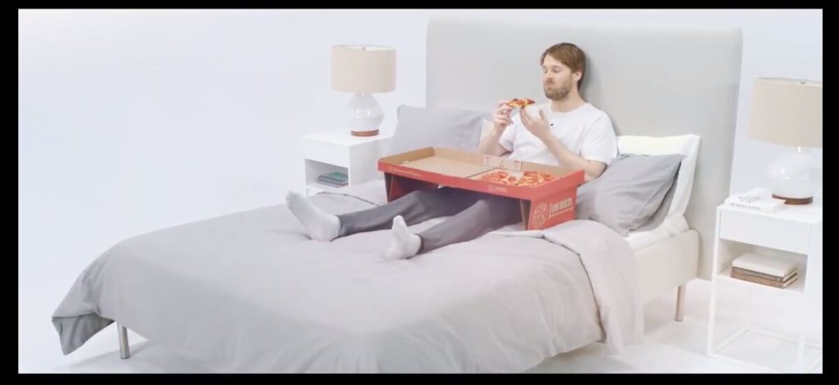 Έφτιαξαν κουτί πίτσας που γίνεται… τραπέζι! (Βίντεο)