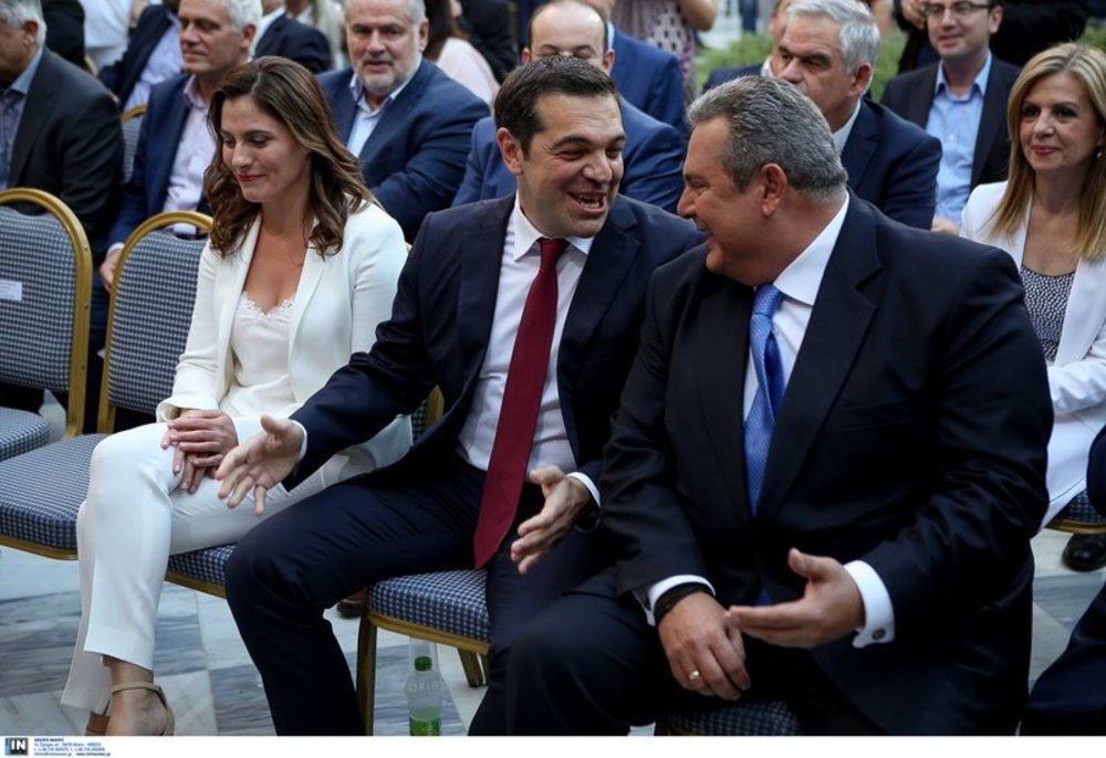 Γραβάτες, φύκια και μεταξωτές κορδέλες