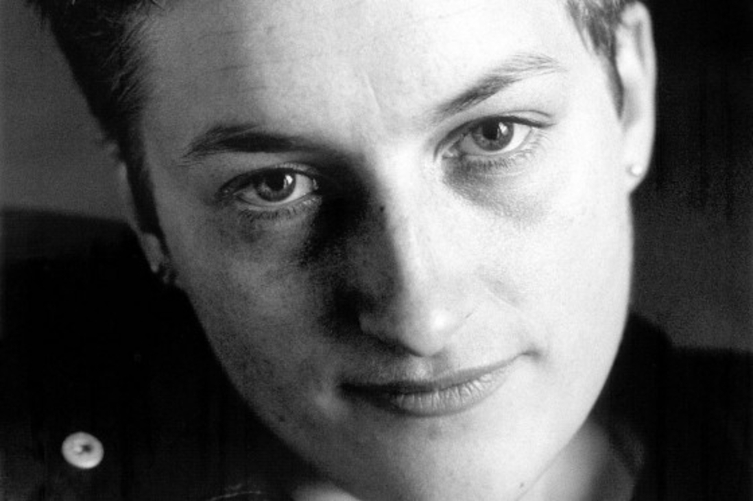 Sarah Kane | Λαχταρώ να σ` αγαπώ τόσο βαθιά που να μην μπορώ να το βάλω σε λόγια..