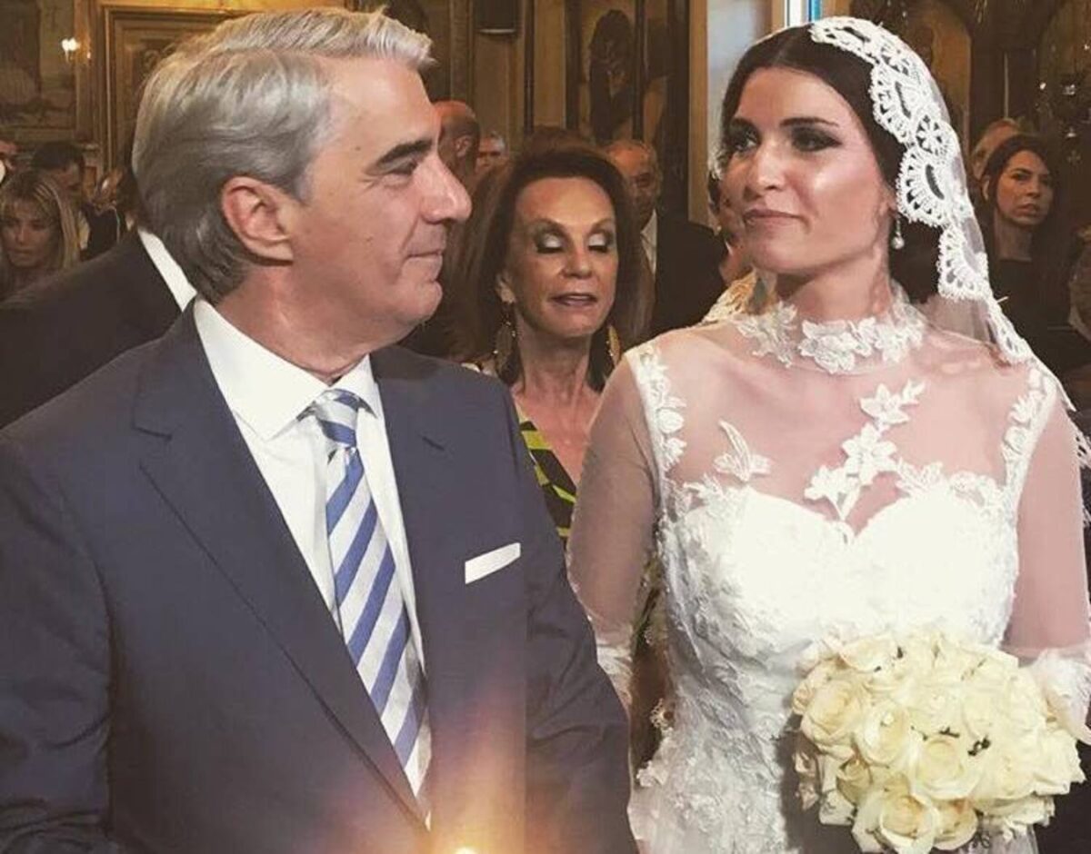 Ο Σίμος Κεδίκογλου παντρεύτηκε την αγαπημένη του Ελισάβετ Κατσαμάκη