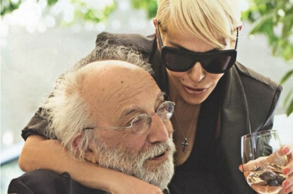 `Του πέφτει και μεγάλη του Λυκουρέζου η Καλογρίδη...`