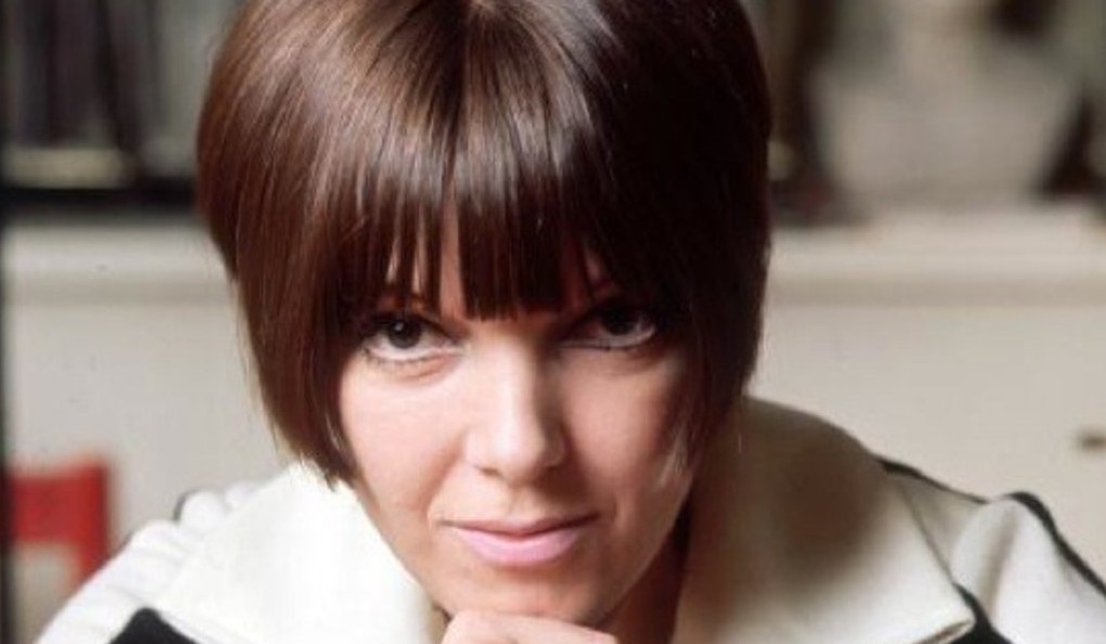 Μαίρη Κουάντ | Η ιστορία της γυναίκας που δημιούργησε τη μίνι φούστα, σπάζοντας το κατεστημένο στο χώρο της μόδας