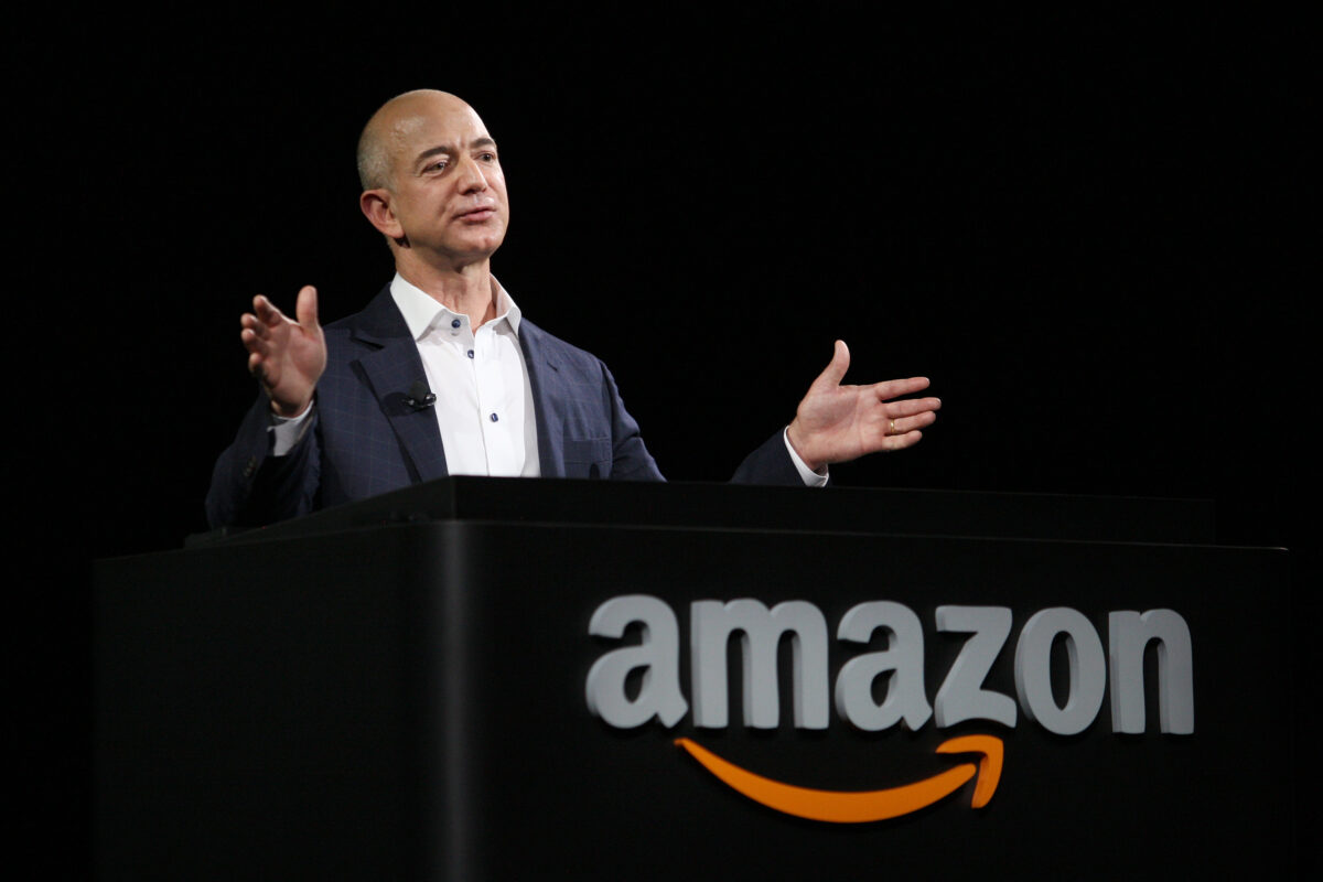 Ο ιδρυτής της Amazon είναι ο πλουσιότερος άνθρωπος της σύγχρονης ιστορίας