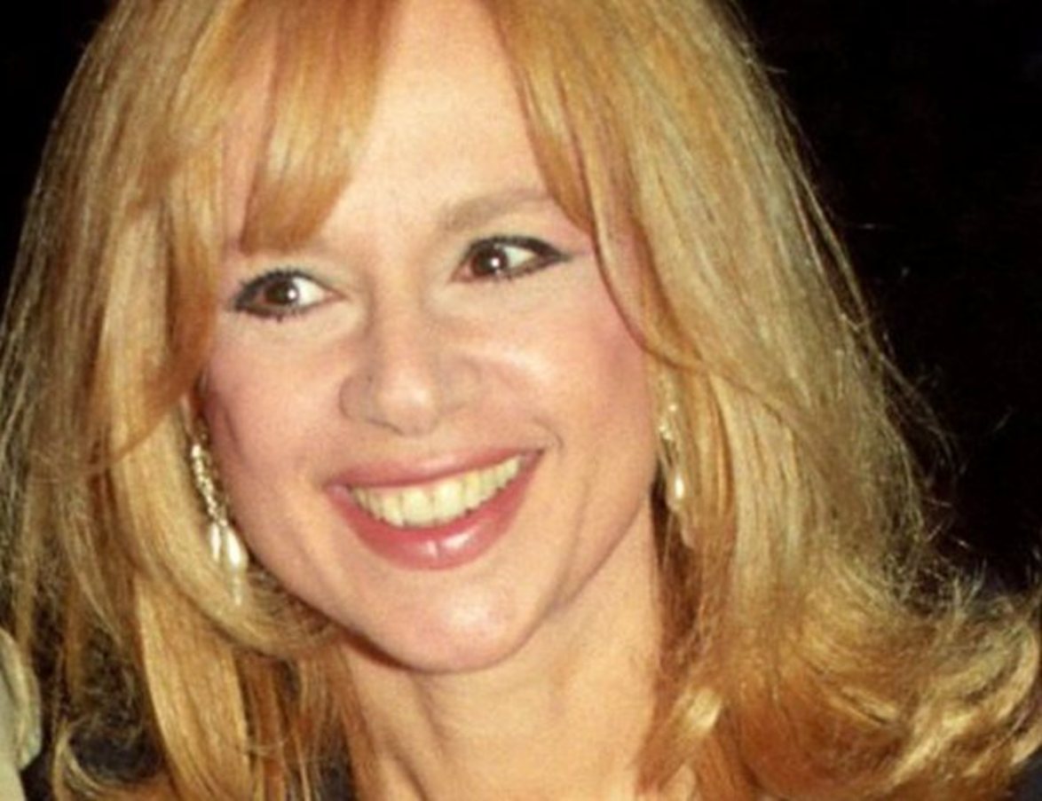 Αλίκη Βουγιουκλάκη | Μαγεία προσπαθώ να δώσω στον κόσμο, σε αυτήν τη γη. Μαγεία θέλω να πάρω κι όταν βρεθώ στον ουρανό.