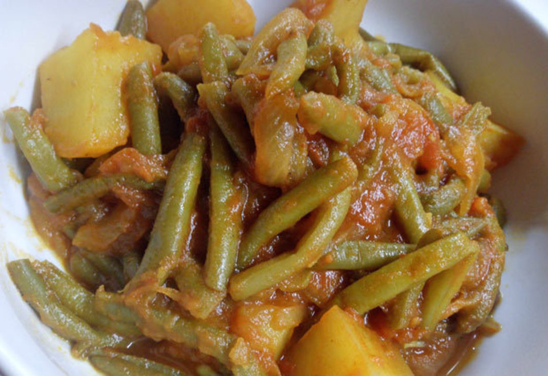 Συνταγή για φασολάκια λαδερά με πατάτες