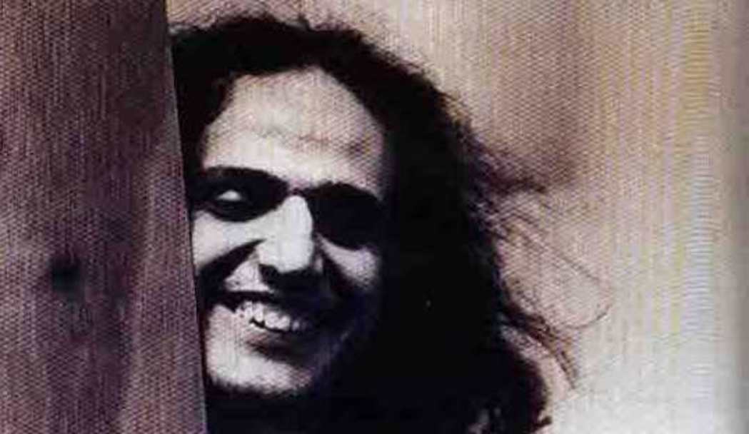 Βασίλης Παπακωνσταντίνου | Νιώσε με για να σε νιώσω κι ας πονάς, είν`πανάκριβο στο λέω ν`αγαπάς