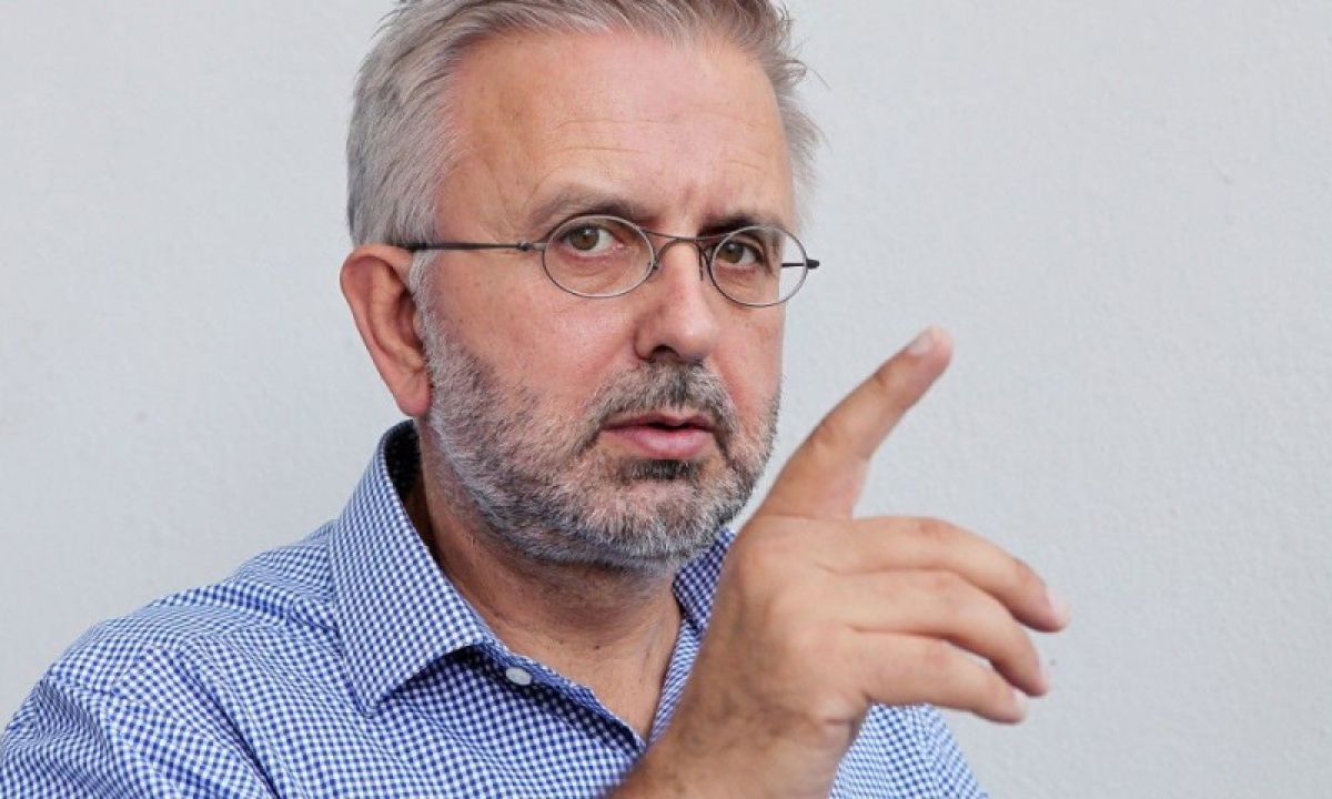 Σάλος με ανάρτηση του Δήμου Βερύκιου με την «Παναγία την Αρουραία»