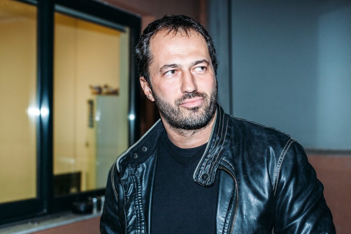 Ώρες αγωνίας για τον Σειρηνάκη – Δεν θα πιστέψετε τι έπαθε ο παραγωγός «ροζ» ταινιών (Φωτογραφία)