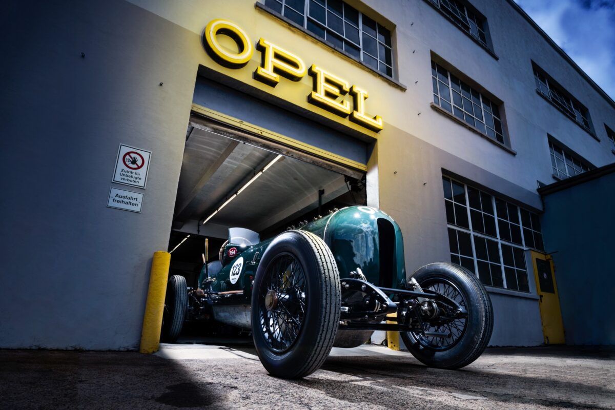 Το θρυλικό «Green Monster» της Opel «βρυχάται» και πάλι! (photos)