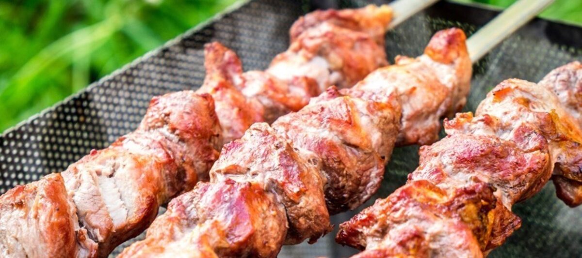 Συνταγή για χοιρινό κοντοσουβλι στην λαδόκολλα