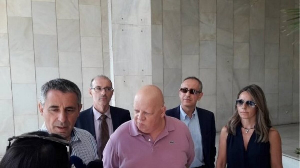 «Φιλελεύθερος»: Κρατούνται στο Αστυνομικό Τμήμα Εξαρχείων Μαυρίδης, Λάμψιας και Γαλανού