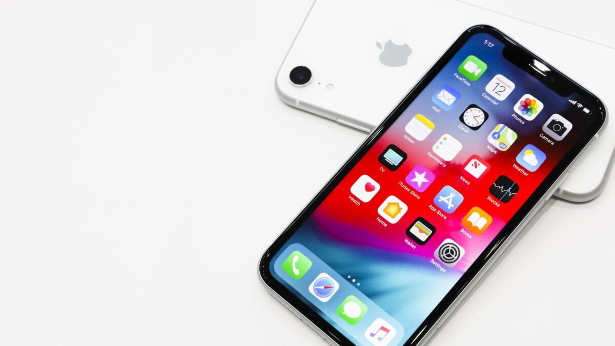 «Ξεπούλανε» τα iPhone Xs των €1.300 στην Ελλάδα