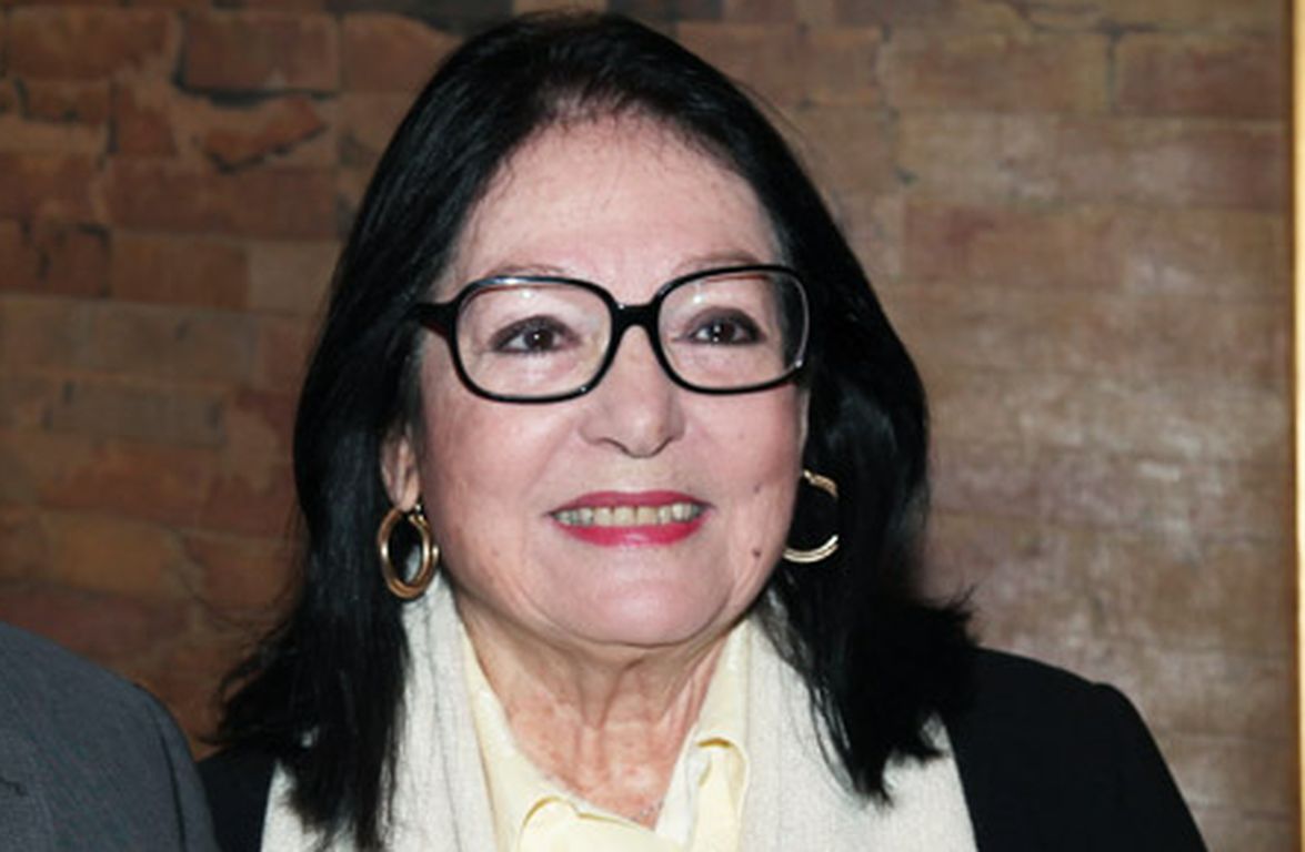 Γιατί η Νανά Μούσχουρη δεν άλλαξε ποτέ τον σκελετό των γυαλιών της