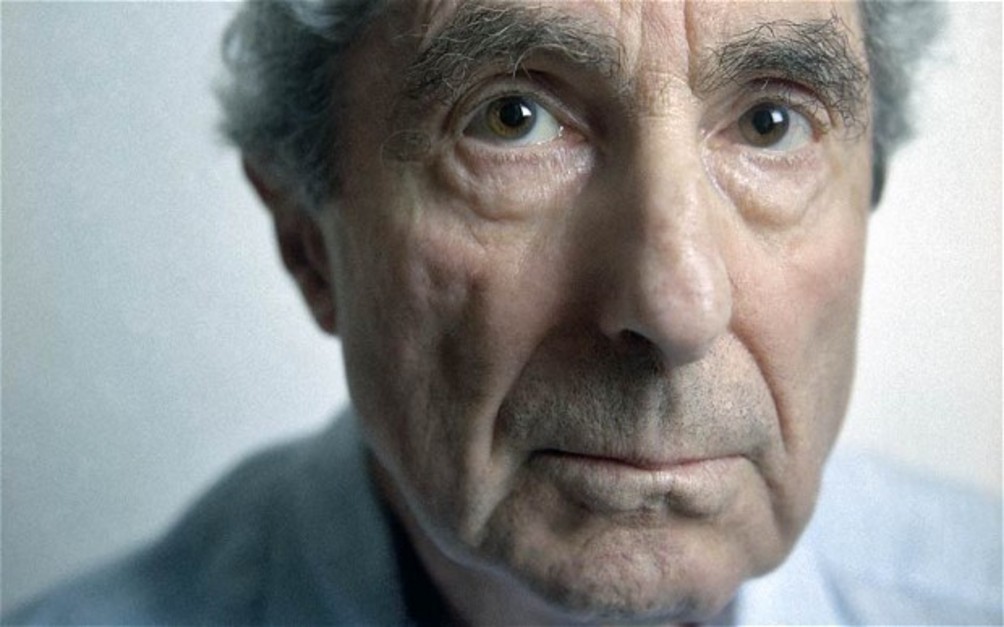 Philip Roth | Πιστεύω ότι είσαι ολοκληρωμένος πριν ερωτευτείς. Η αγάπη σε κομματιάζει. Είσαι ολόκληρος, και ξαφνικά ανοίγεις στα δύο