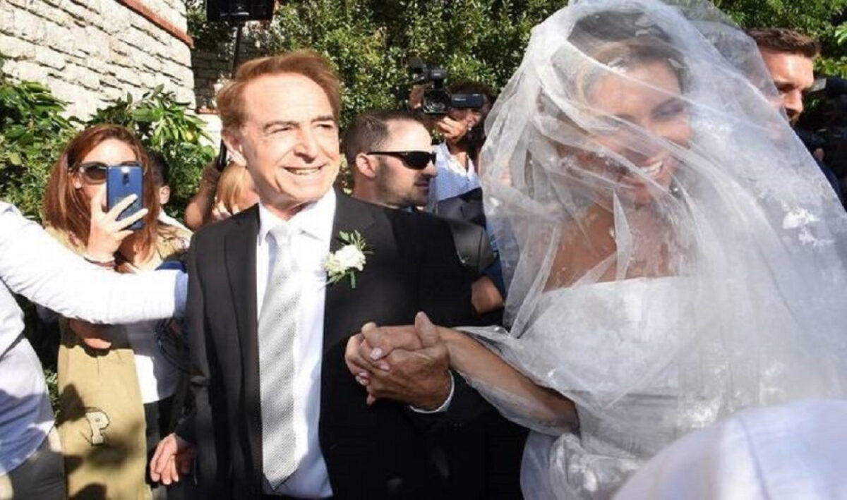 Δεν θα πιστέψετε τι φορούσε η Μαρία Μενούνος κάτω από το νυφικό της!