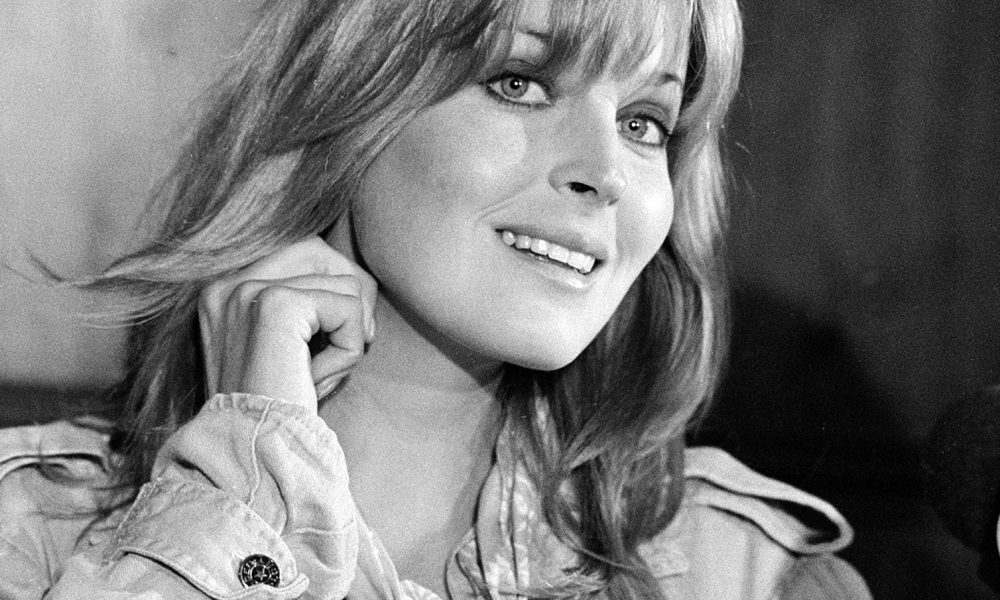 Bo Derek | Όποιος είπε ότι η ευτυχία δεν αγοράζεται με χρήματα, πολύ απλά δεν ξέρει πού να πάει για ψώνια...