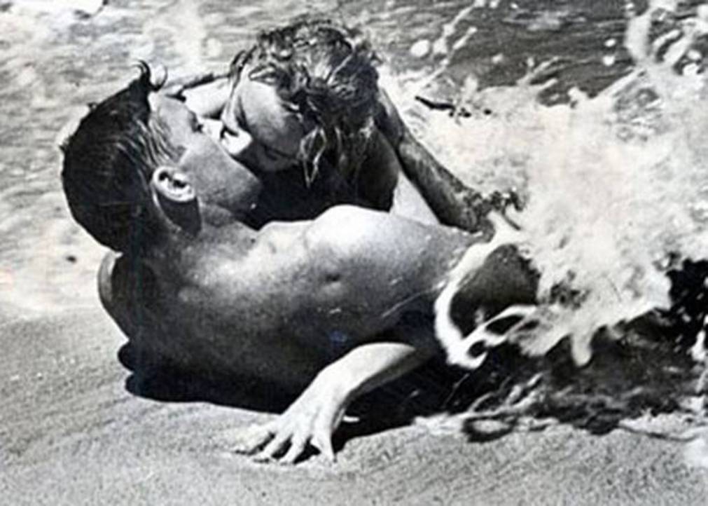 Burnt by the sun I Το μεθυστικό τραγούδι για μια πληγωμένη αγάπη