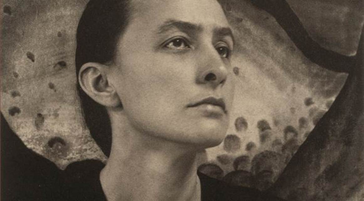 Georgia O ‘ Keeffee | Η ζωγράφος που με τους μοναδικής ομορφιάς πίνακές της, εξέφραζε την ουσία των συναισθημάτων της.