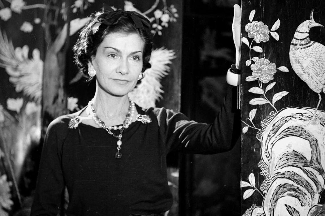 Coco Chanel: Το ωραιότερο δώρο που μου χάρισε ο Θεός, ήταν να μη μου επιτρέψει να αγαπήσω όποιον δεν με αγαπά...