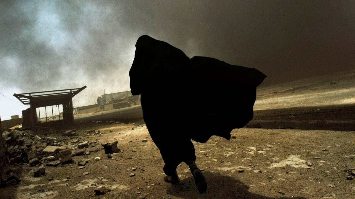 Η φωτογράφος που ρίσκαρε τη ζωή της για να δείτε αυτές τις φωτογραφίες