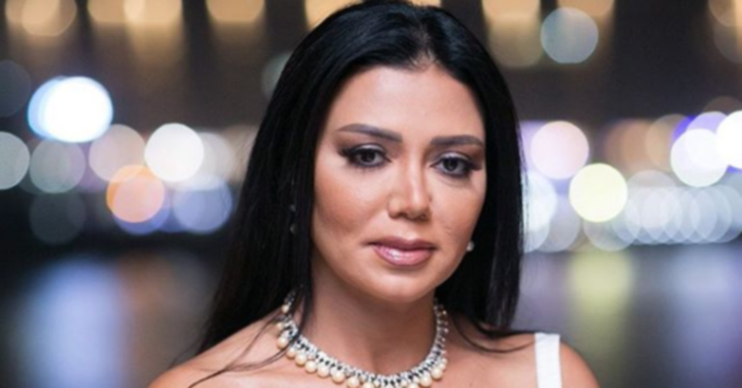 Rania Youssef | H πληθωρική Αιγύπτια ηθοποιός που κινδυνεύει με 5 χρόνια φυλάκιση, εξαιτίας του φορέματός της