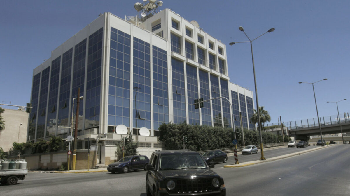 Έκρηξη βόμβας στον ΣΚΑΪ – Αποκλεισμένη η περιοχή – Αρκετές υλικές ζημιές στα γραφεία του τηλεοπτικού σταθμού (Φωτό)