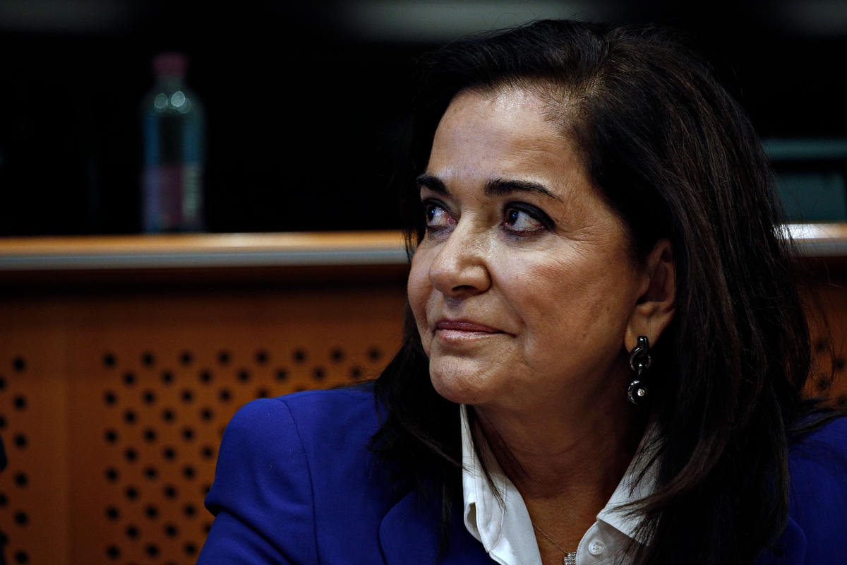 Ντόρα Μπακογιάννη: «Ο Καμμένος είναι κότα τρίλειρη και μακροπουπουλάτη»