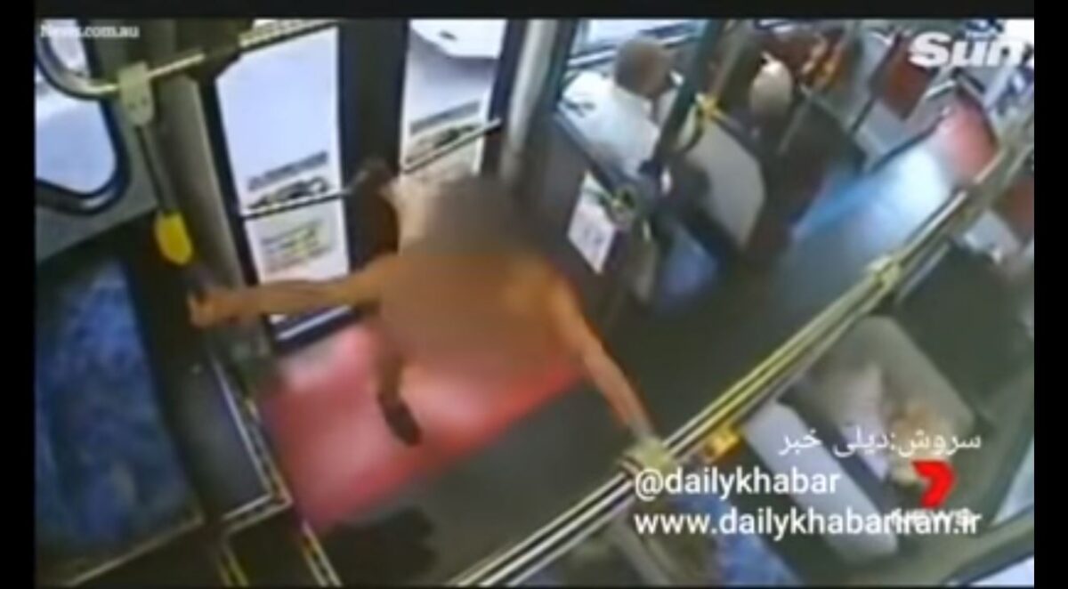 Τσιτσιδώθηκε μέσα στο λεωφορείο και άρχισε το… pole dancing! (Βίντεο)