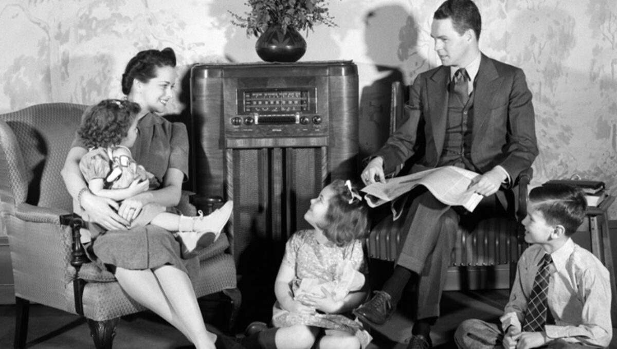 Πρωτοχρονιές του ραδιοφώνου | Το μαγικό τραγούδι του Διονύση Σαββόπουλου & το μυστικό νόημά του