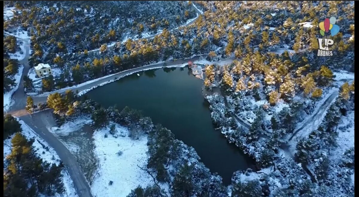 Η Ιπποκράτειος Πολιτεία και η λίμνη Μπελέτσι μέσα στο χιόνι (Βίντεο)