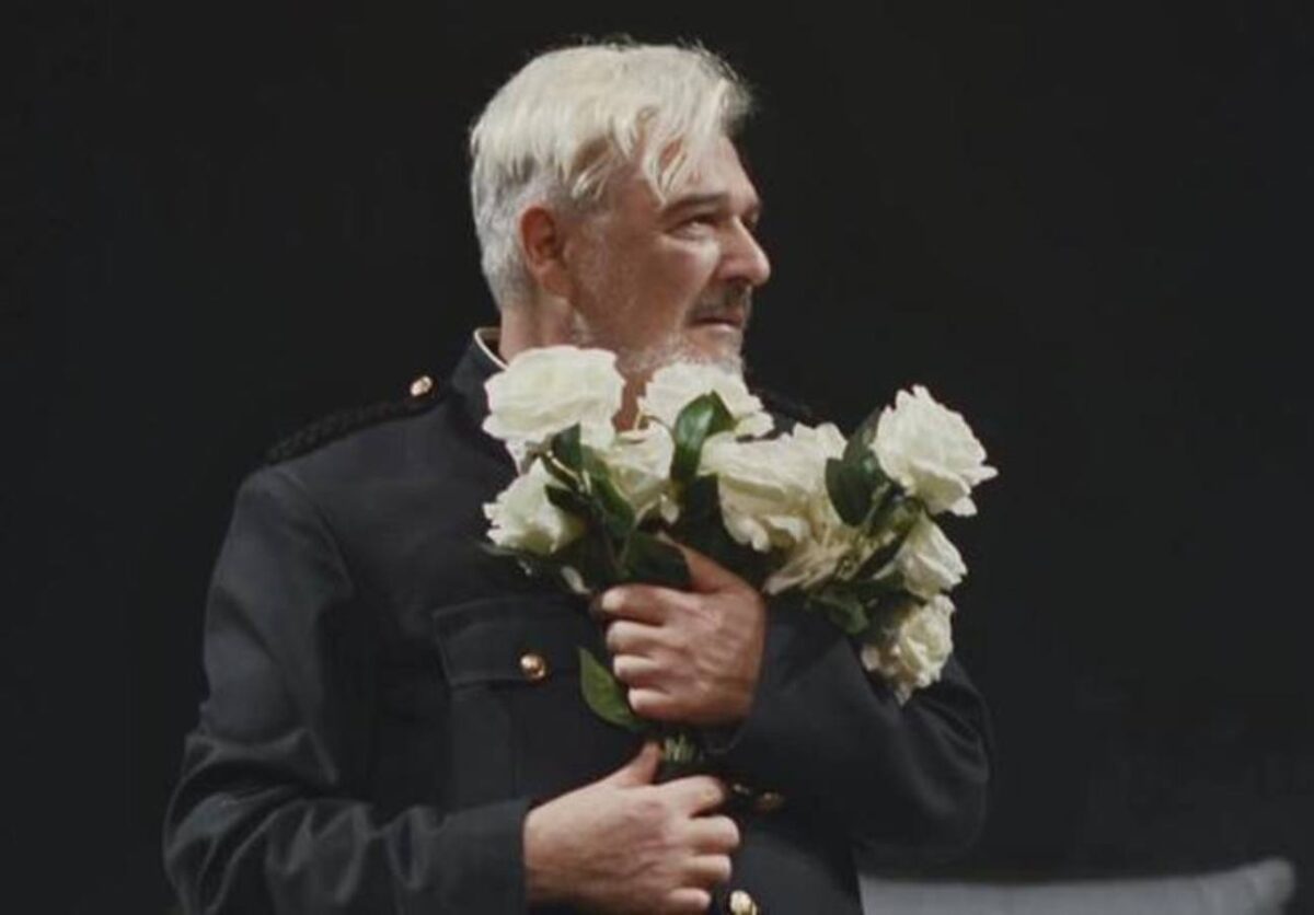 ‘Ακις Βλουτής | Μεγαλώνοντας καταλαβαίνω ότι η αγάπη είναι το μεγαλύτερο ζητούμενο.