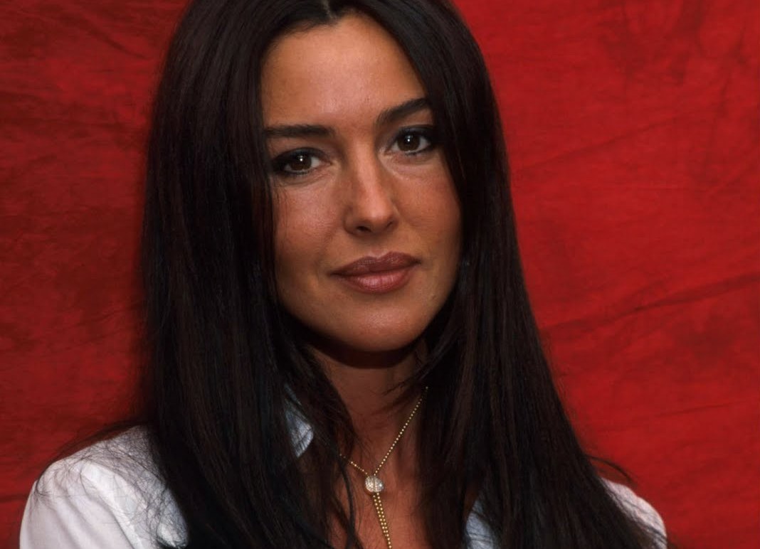 Monica Bellucci | Τα 7 μυστικά του αισθησιακού της στυλ