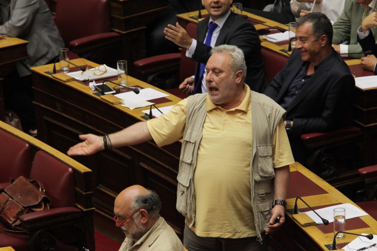 Εκτός εαυτού ο Ψαριανός: «Οι γκιόσες που τραβάνε τα βυζι@ τους και οι χαμούρες»!