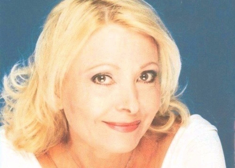 Νέλλη Γκίνη | Ευτυχία είναι όταν οι άνθρωποι μπορούν να συνεννοούνται χωρίς να ξεσκίζει ο ένας τον άλλον.