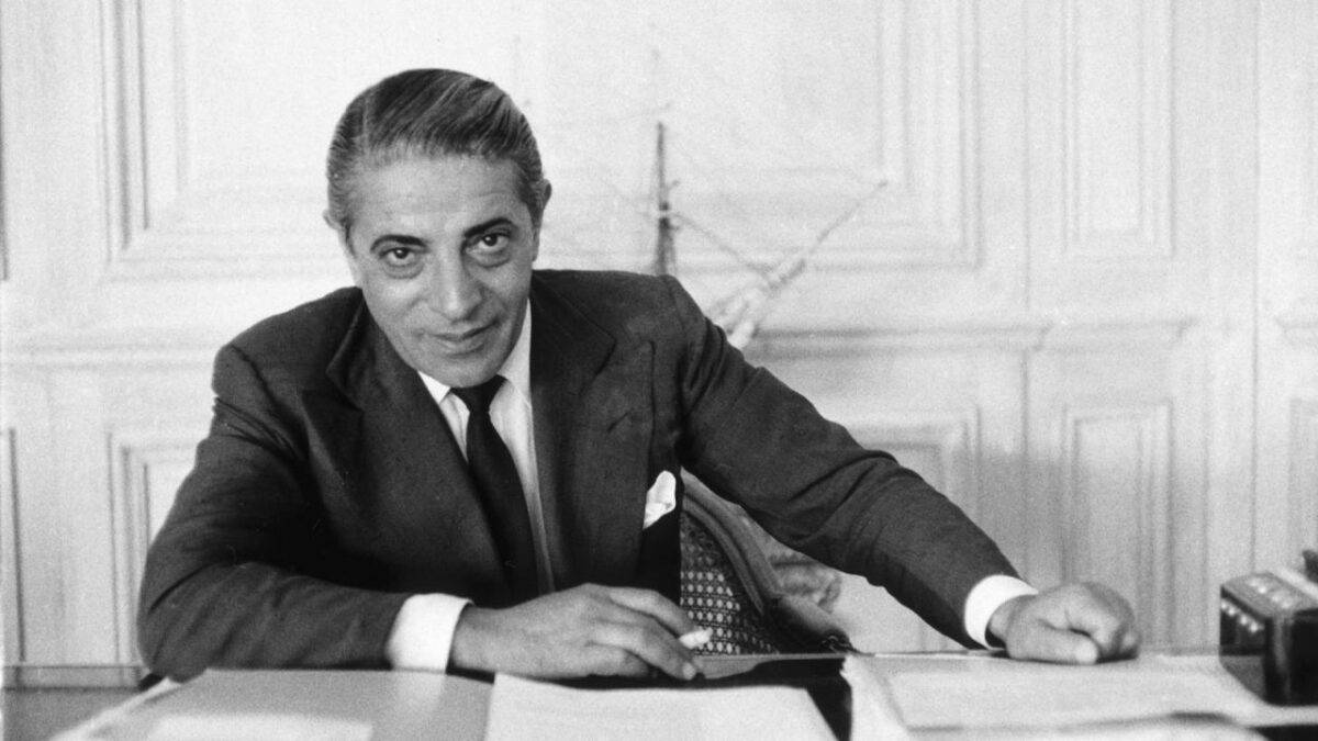 Πωλείται η μυθική βίλα του Ωνάση στο Λαγονήσι