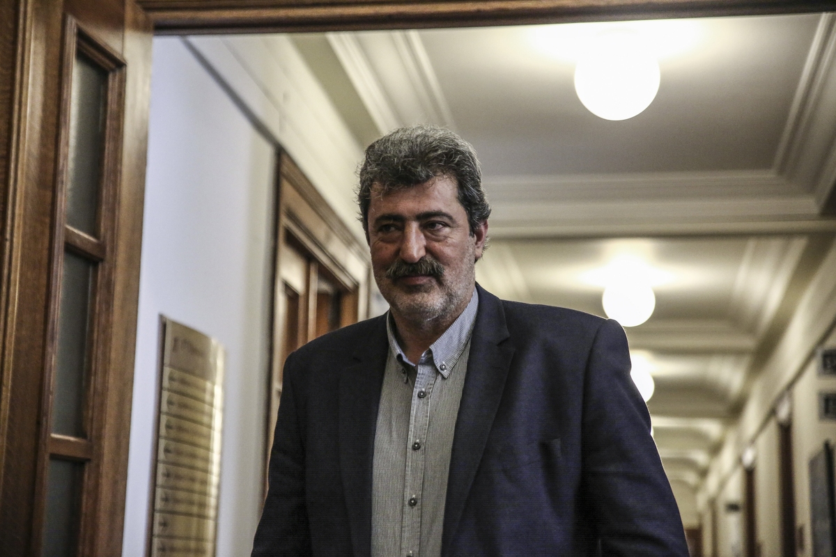 Με ποιο βαρύ ζεϊμπέκικο… όλο νόημα τα έσπασε ο Πολάκης στον Κραουνάκη; (Βίντεο)